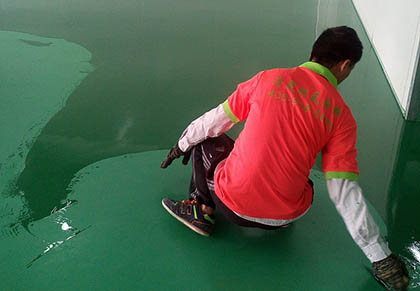 環(huán)氧防滑地坪多少錢？防靜電地板的特點是什么？