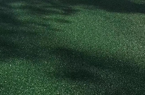 透水地坪為什么會出現(xiàn)泛堿現(xiàn)象？要怎么處理？